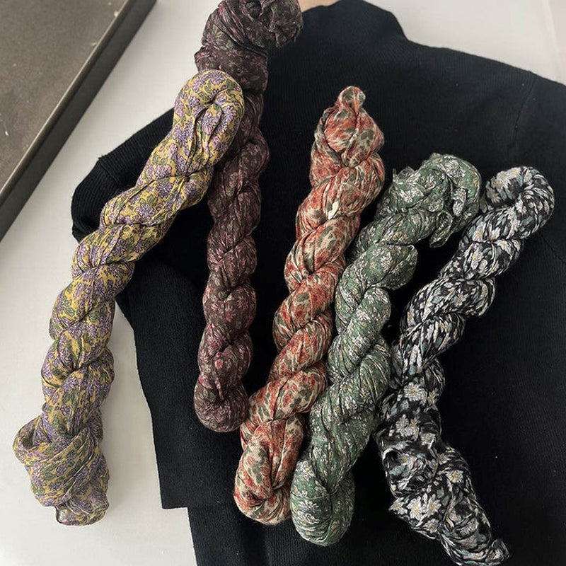 Madeleine - Vintage Scarf with Floral Print
