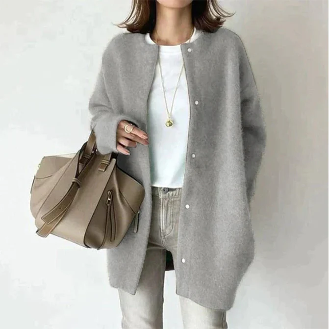 Carmen - Timeless Elegant Cardigan