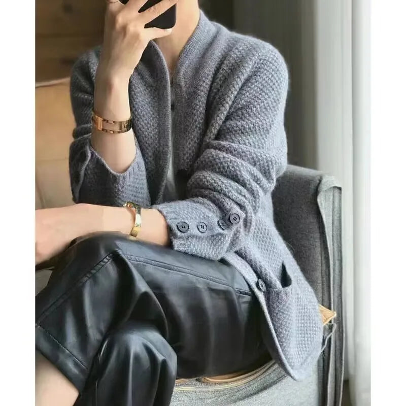 Carla - Elegant Knit Cardigan