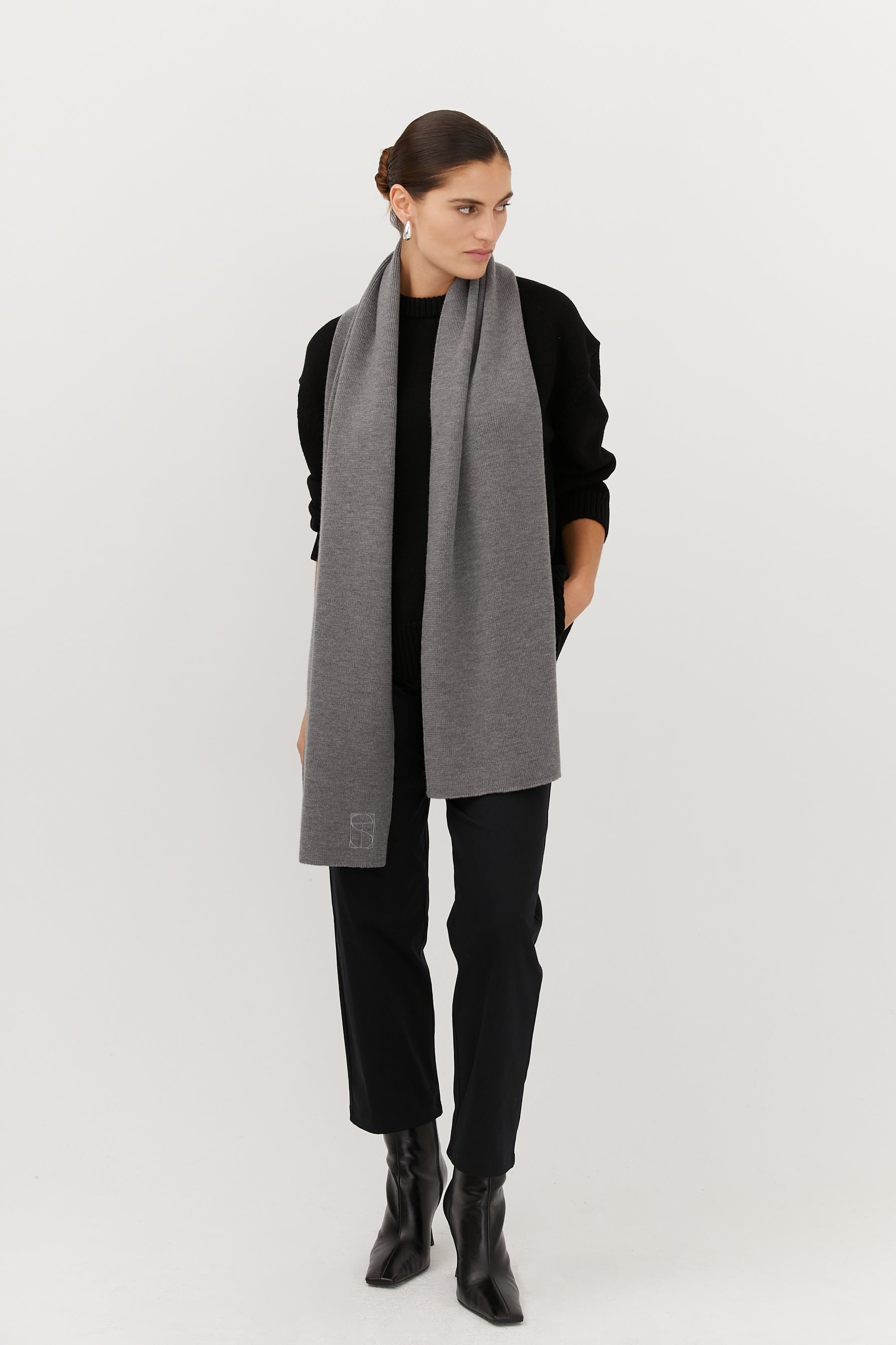 Knitted Scarf Grey